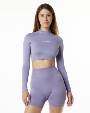 Alphalete Ozone High Neck LS Crop Langermet Dame Lavendel | BSTCPA-029