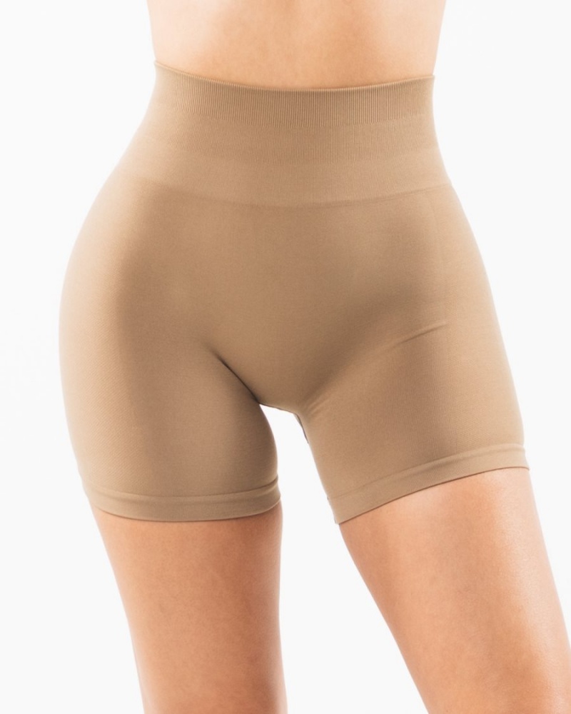 Alphalete Amplify Kort 4.5" Shorts Dame Chai | MGXBLJ-392