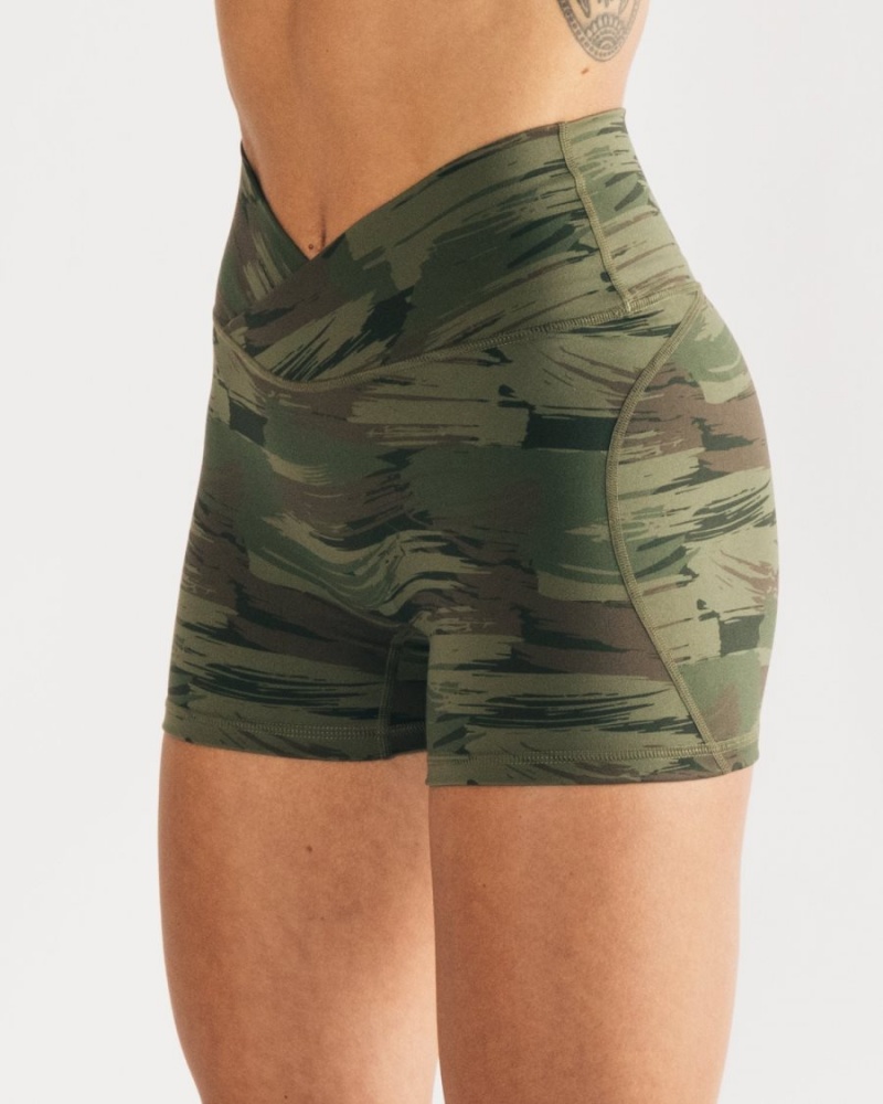 Alphalete Surface Power Kort 5" Shorts Dame Olivengrønne Camouflage | ZEXBIV-170