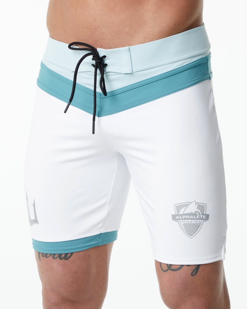 Alphalete Trident Konkurranse Kort Boardshorts Herre Hvite | WXUTPG-964